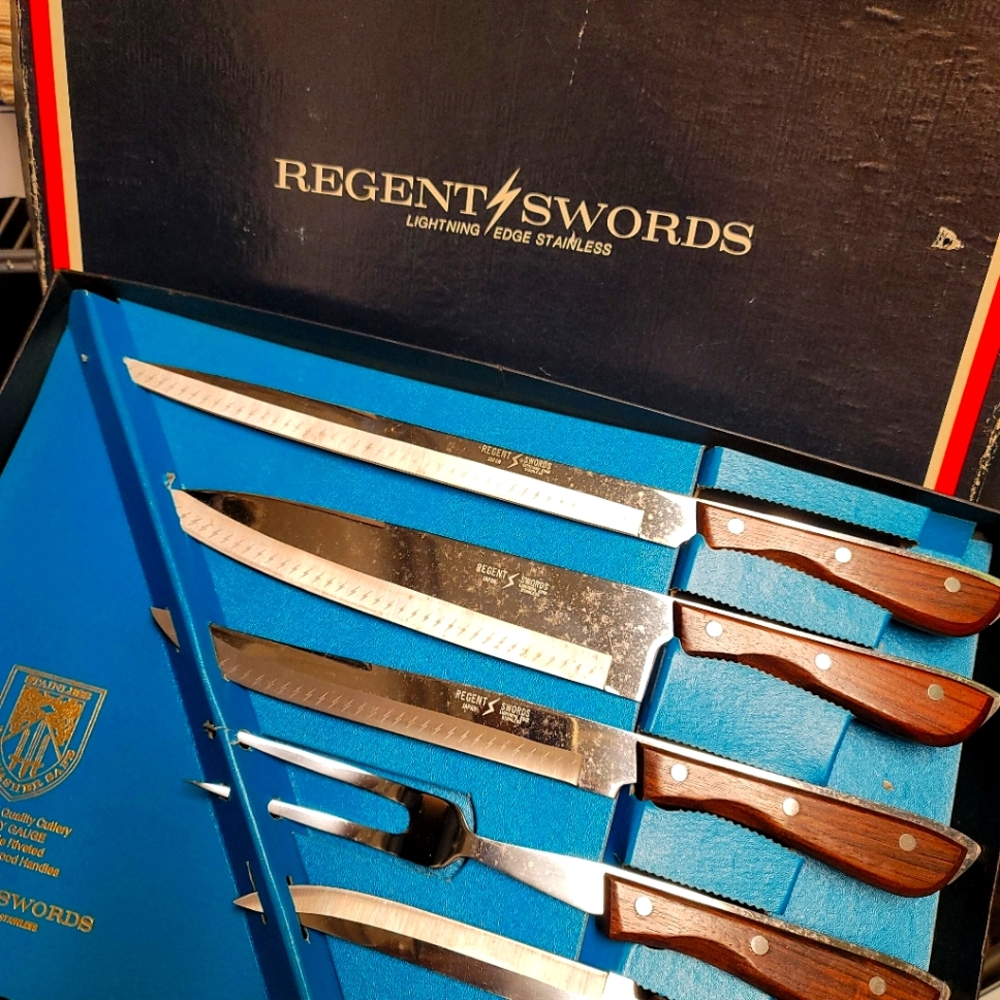 Regent Swords Carving Set